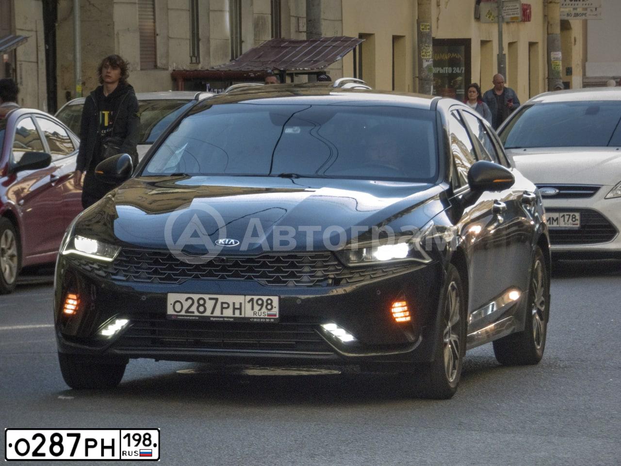 Фото автомобиля KIA K5, 2020 — госномер О287РН198. Цвет: ЧЕРНЫЙ