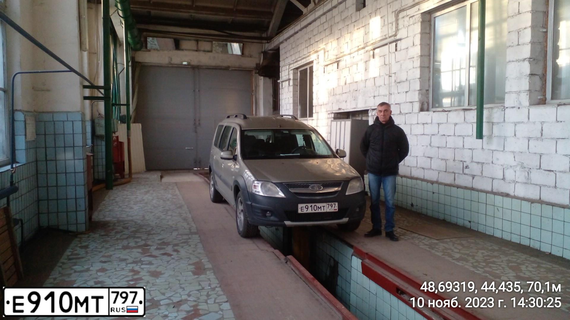 Фото автомобиля LADA LARGUS, 2019 — госномер А919МУ702. Цвет: СЕРЫЙ
