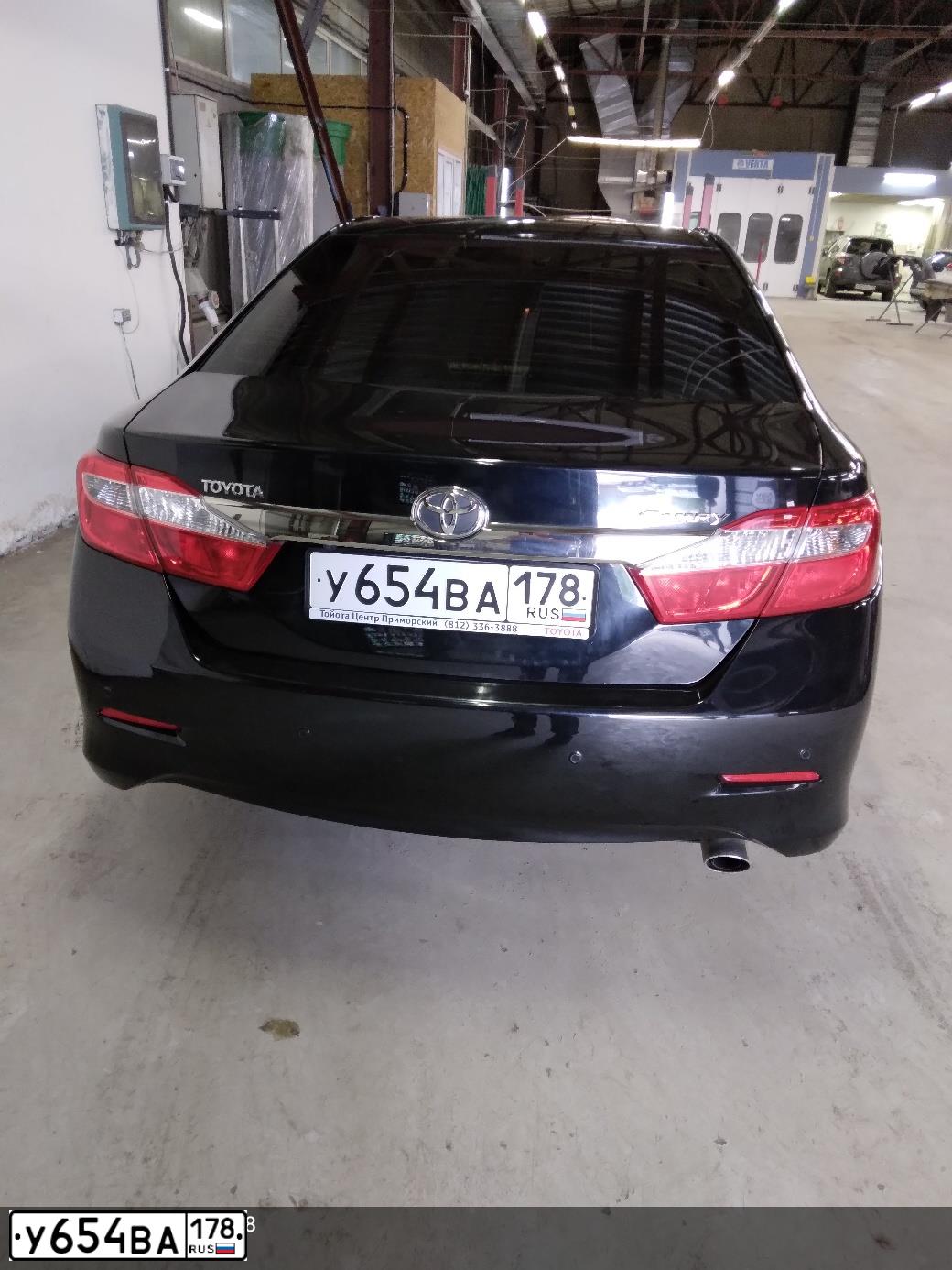 Фото автомобиля TOYOTA CAMRY, 2013 — госномер У654ВА178. Цвет: ЧЕРНЫЙ МЕТАЛЛИК