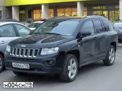 Фото автомобиля JEEP COMPASS, 2012 — госномер Н004СН178. Цвет: ЧЕРНЫЙ