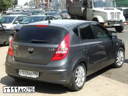 Фото автомобиля HYUNDAI I30, 2009 — госномер О772ОК750. Цвет: Серый