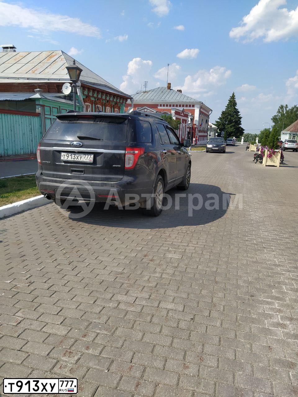 Фото автомобиля NISSAN PATROL, 2014 — госномер Н058АЕ977. Цвет: ЧЕРНЫЙ