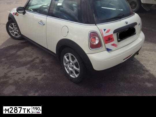 Фото автомобиля MINI HATCH ONE, 2011 — госномер А783СВ67. Цвет: Белый