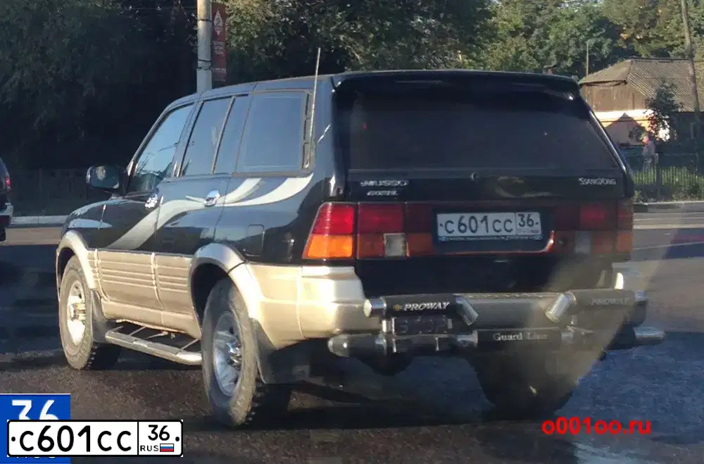 Фото автомобиля CHEVROLET T NIVA, 2006 — госномер С601СС36. Цвет: Темно-серый металлик