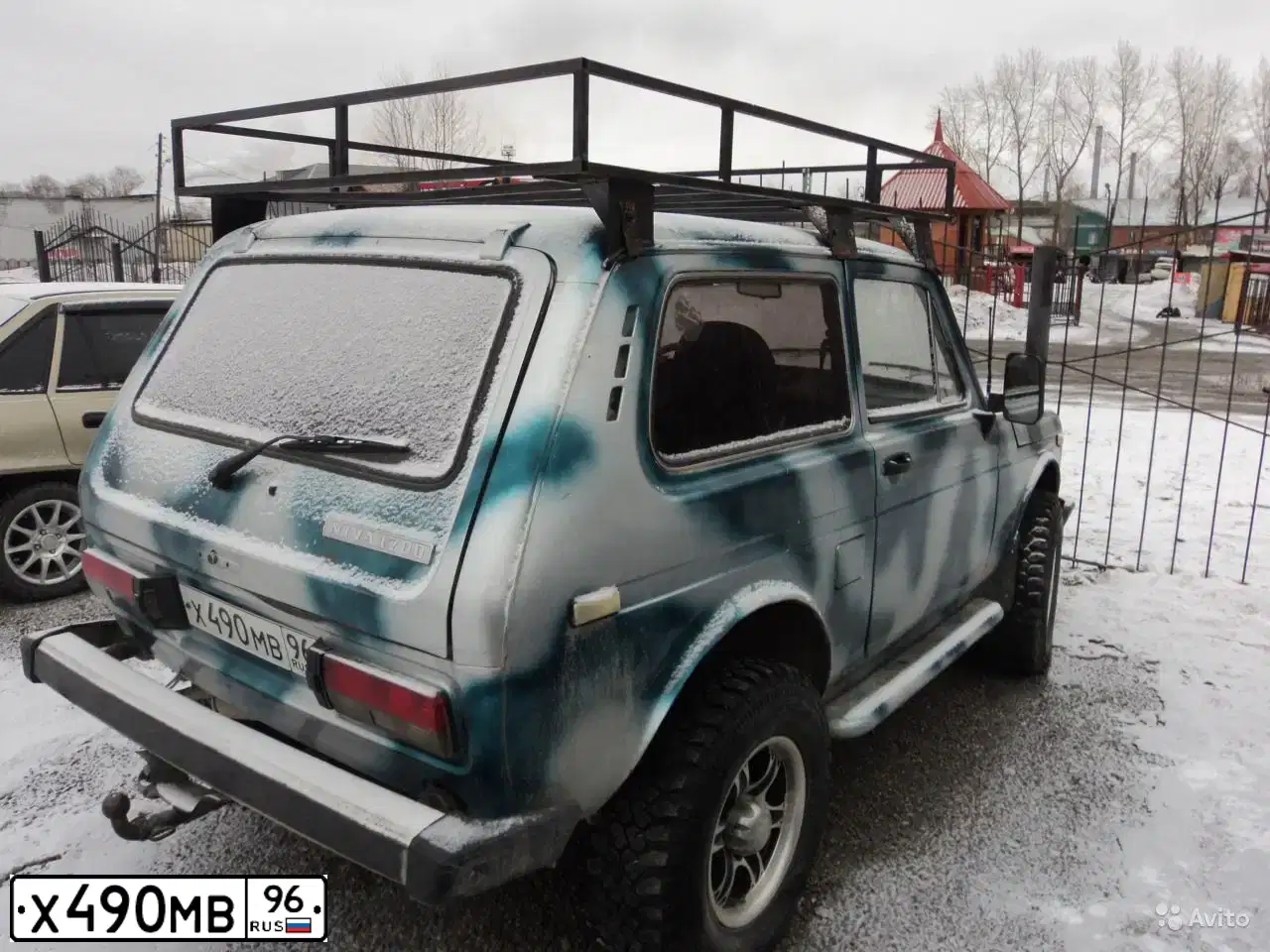 Фото автомобиля LADA 2121 NIVA, 1994 — госномер М244НС66. Цвет: МНОГОЦВЕТНЫЙ