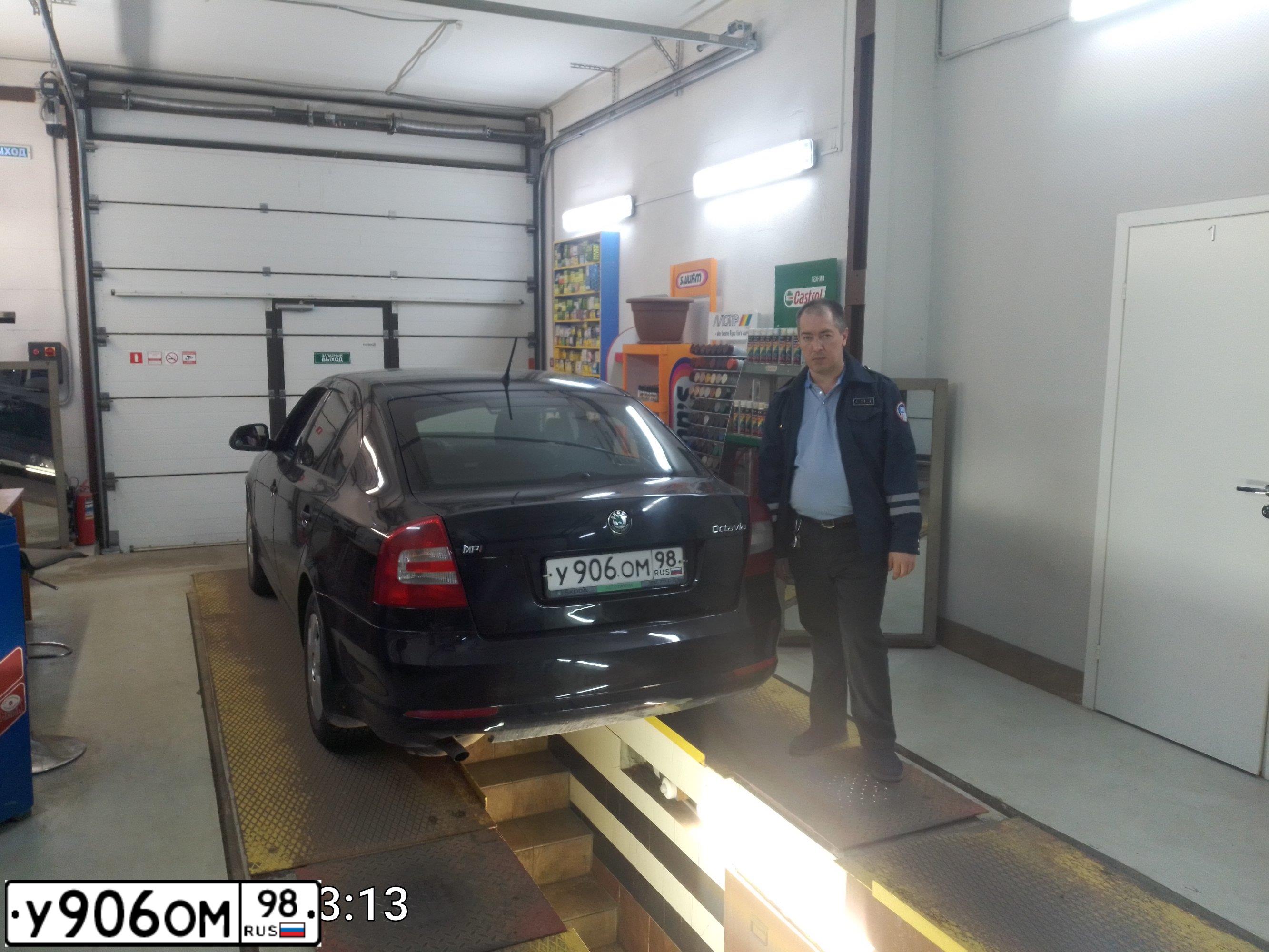 Фото автомобиля SKODA OCTAVIA, 2012 — госномер В375ЕХ774. Цвет: ЧЕРНЫЙ
