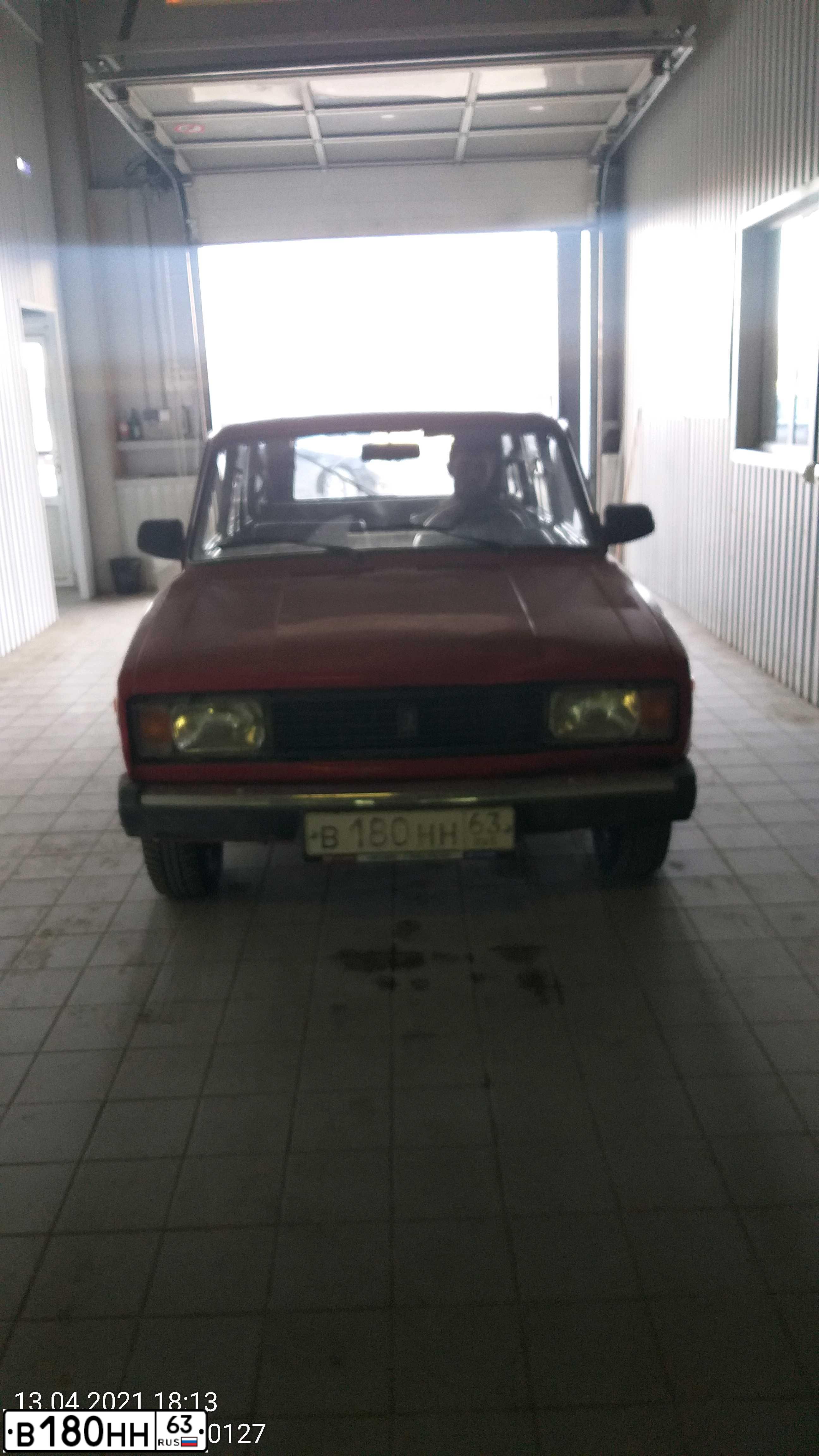 Фото автомобиля ВАЗ 21043, 1996 — госномер Е919АУ763. Цвет: РУБИНОВЫЙ