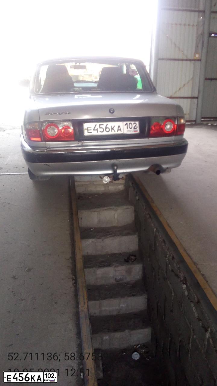 Фото автомобиля GAZ 3110 WOLGA, 2008 — госномер Е456КА102. Цвет: БУРАН