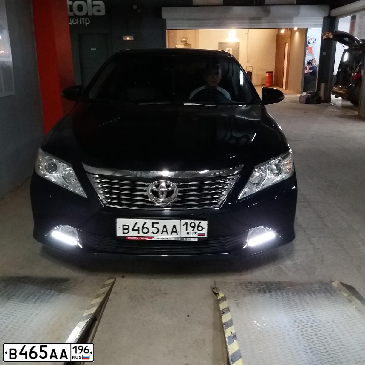 Фото автомобиля TOYOTA CAMRY, 2014 — госномер В465АА196. Цвет: ЧЕРНЫЙ