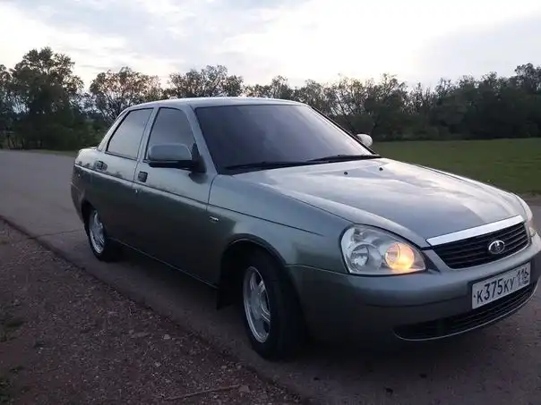 Фото автомобиля LADA 2170 PRIORA, 2008 — госномер А808ОУ702. Цвет: СРЕДНИЙ СЕРО ЗЕЛЕНЫЙ МЕТА
