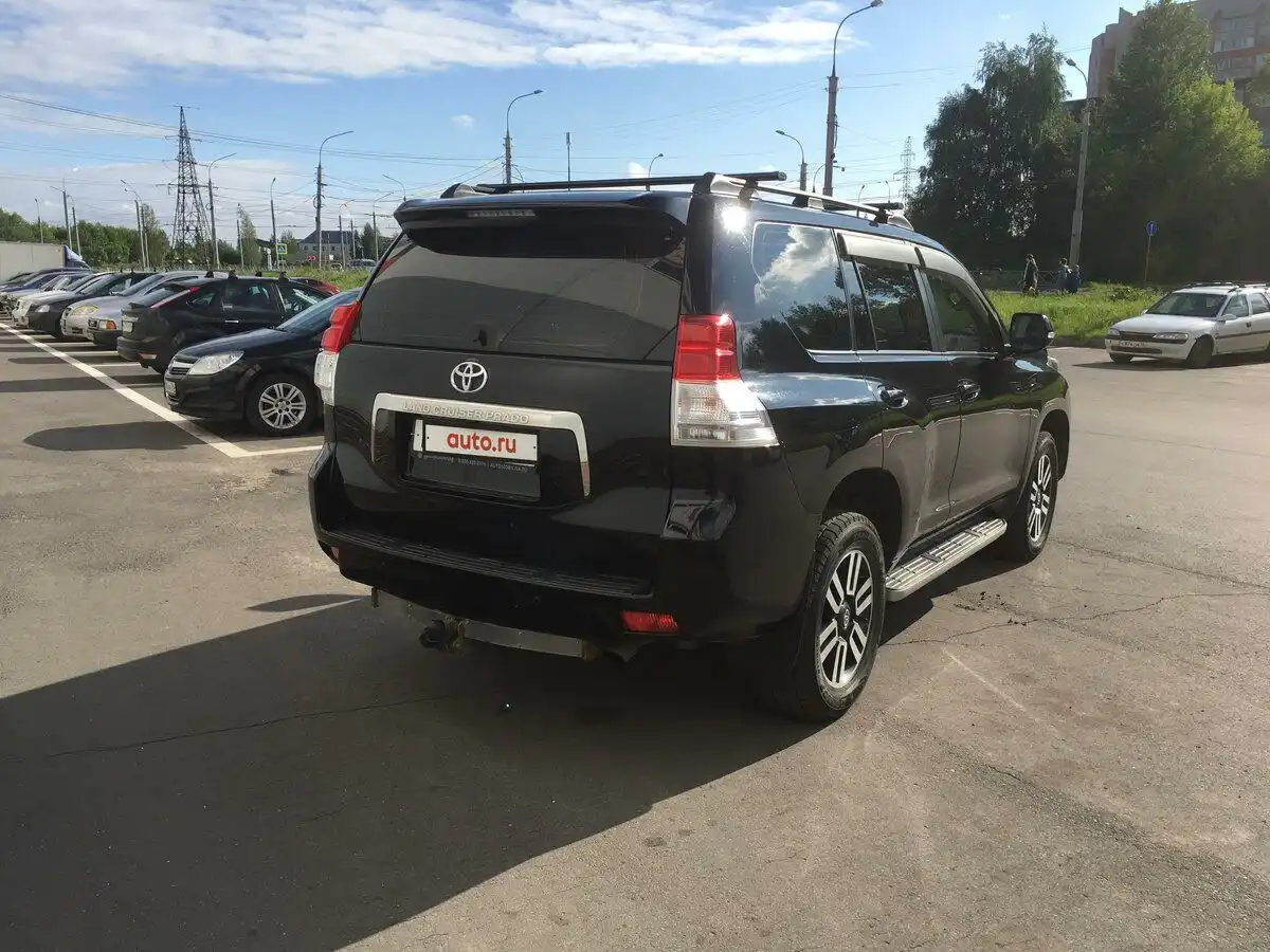 Фото автомобиля TOYOTA LANDCRUISER, 2010 — госномер Н857НО76. Цвет: ЧЕРНЫЙ