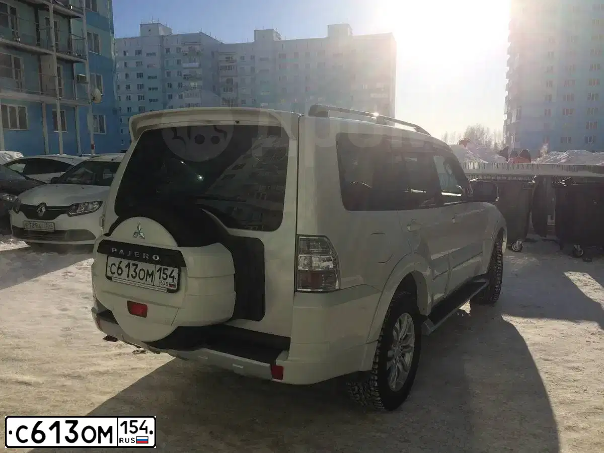 Фото автомобиля MITSUBISHI PAJERO, 2013 — госномер С010НХ72. Цвет: БЕЛЫЙ
