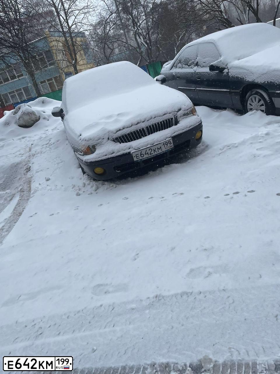 Фото автомобиля HYUNDAI XG-SERIE, 1999 — госномер Е642КМ199. Цвет: ЧЕРНЫЙ