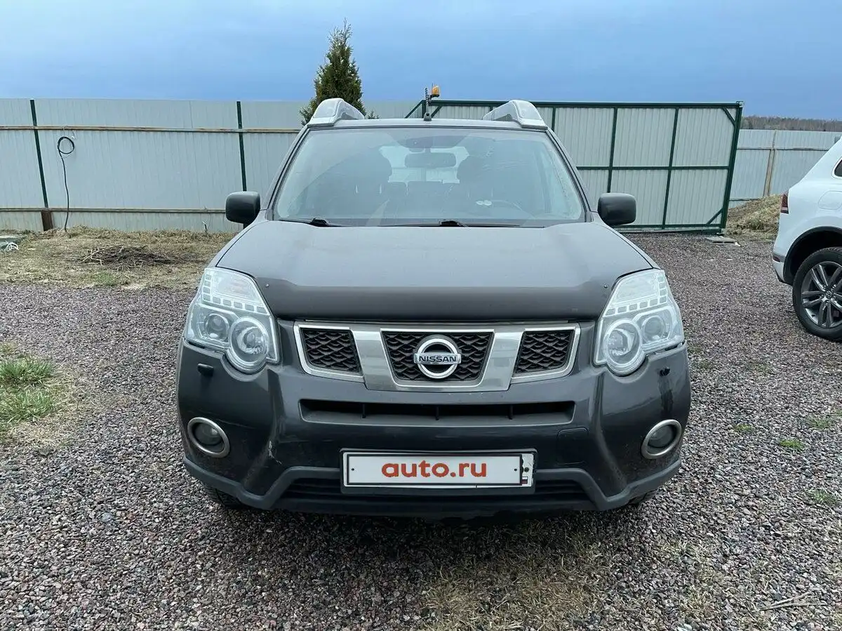 Фото автомобиля NISSAN X-TRAIL, 2013 — госномер Е179УК33. Цвет: ЧЕРНЫЙ