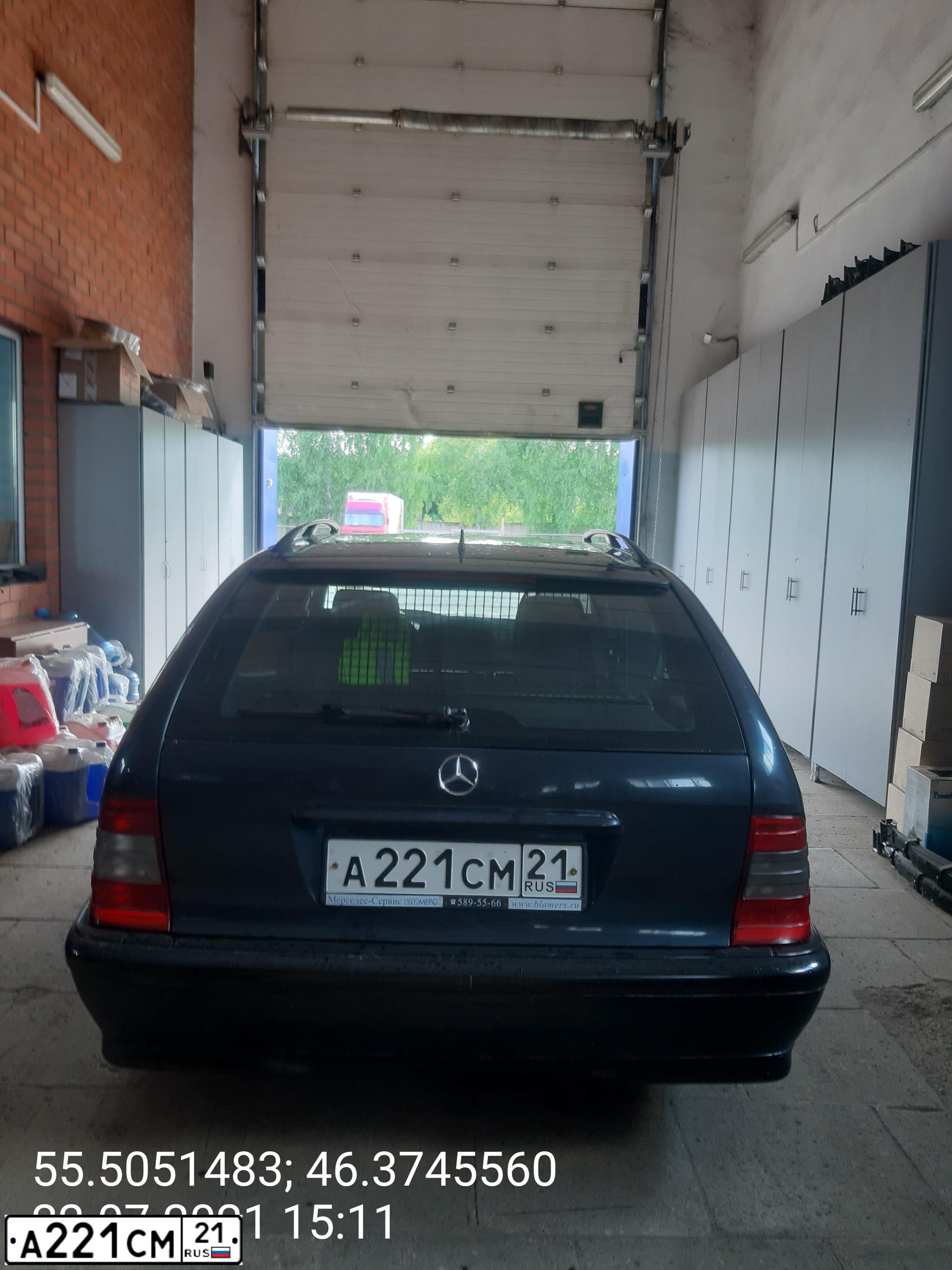 Фото автомобиля MERCEDES C-KLASSE, 1998 — госномер Т173УВ152. Цвет: ТЕМНО-СИНИЙ