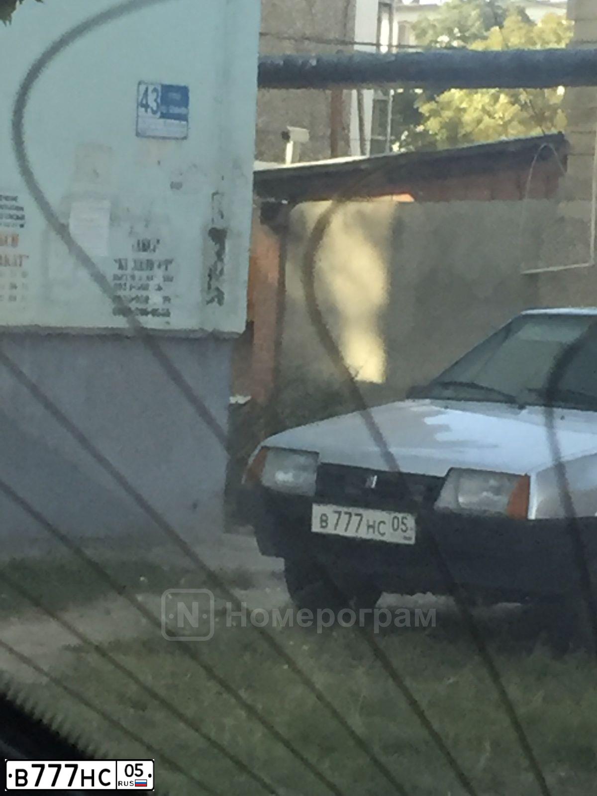 Фото автомобиля LADA 2109 SAMARA, 2004 — госномер М151НХ05. Цвет: СВЕТЛО-СЕРЕБРИСТЫЙ МЕТ.