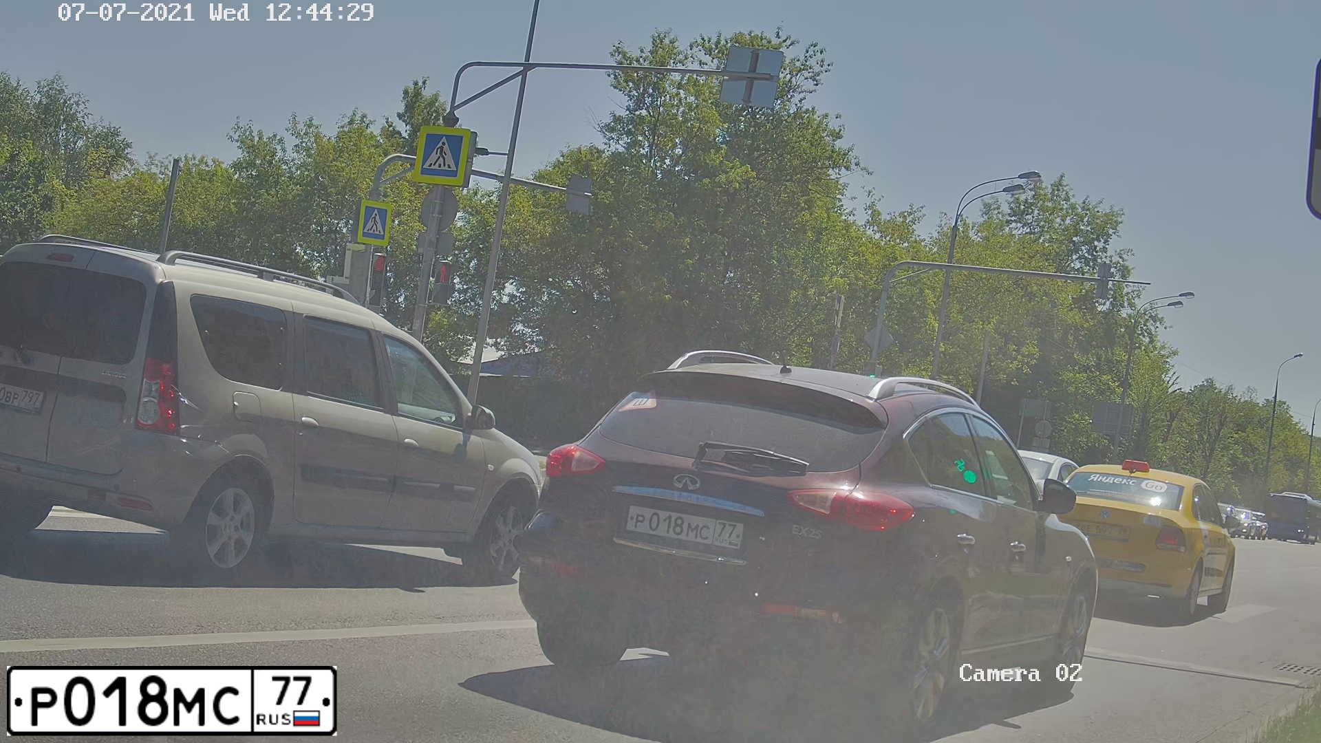 Фото автомобиля INFINITI QX50 /EX/, 2013 — госномер Р018МС77. Цвет: КРАСНЫЙ ТЕМНЫЙ