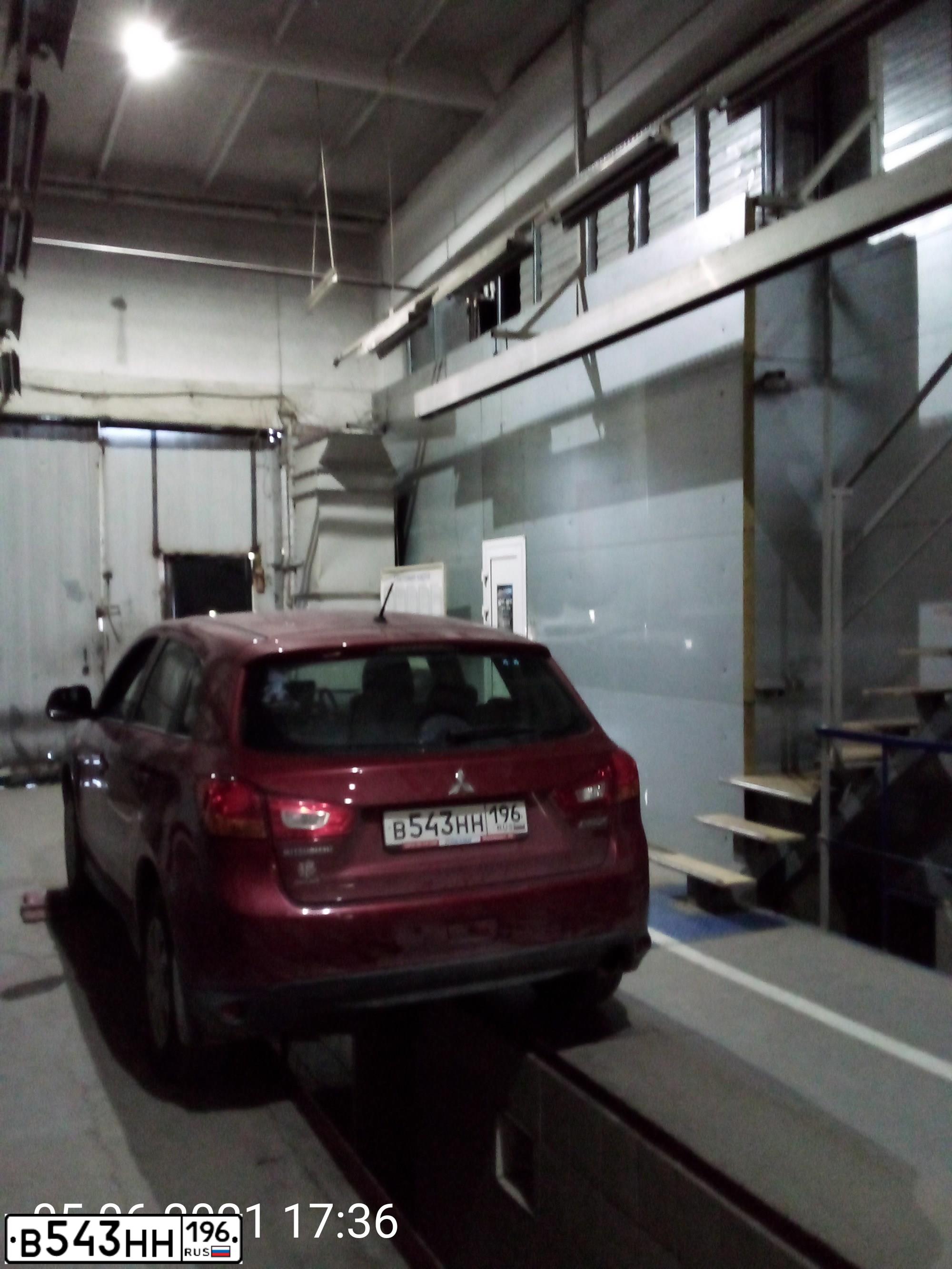 Фото автомобиля MITSUBISHI ASX, 2014 — госномер В543НН196. Цвет: КРАСНЫЙ