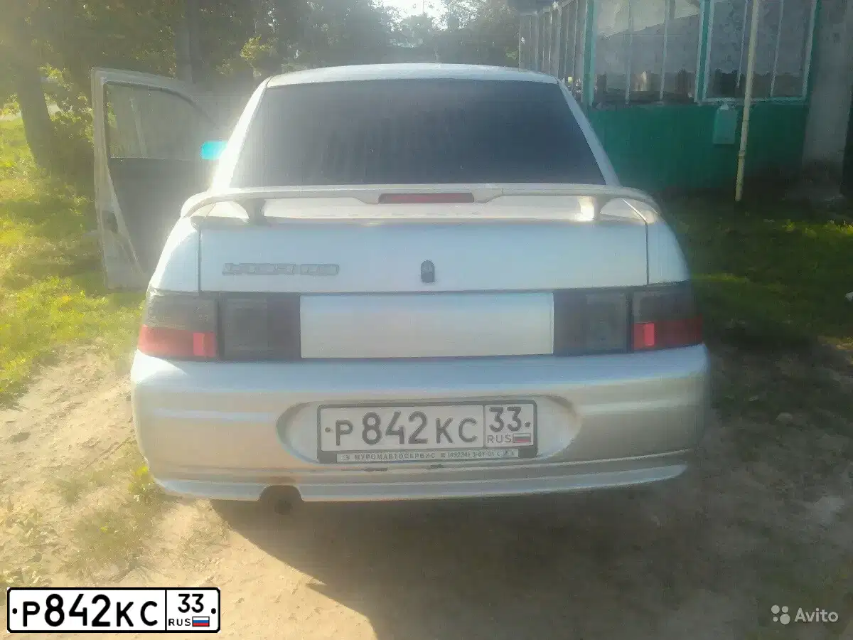 Фото автомобиля LADA 2110, 2003 — госномер М498СХ33. Цвет: СЕРЕБРИСТО-СЕРЫЙ