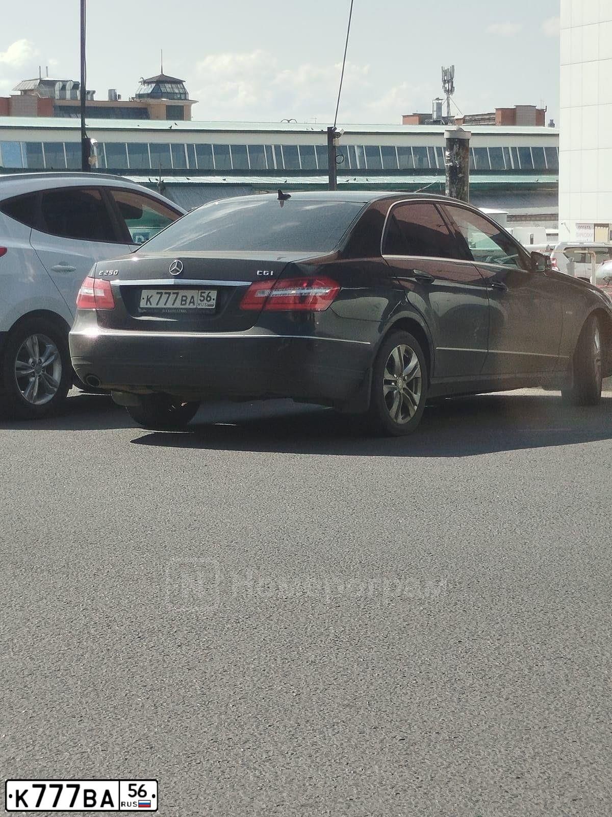 Фото автомобиля MERCEDES E-KLASSE, 2010 — госномер К777ВА56. Цвет: ЧЕРНЫЙ