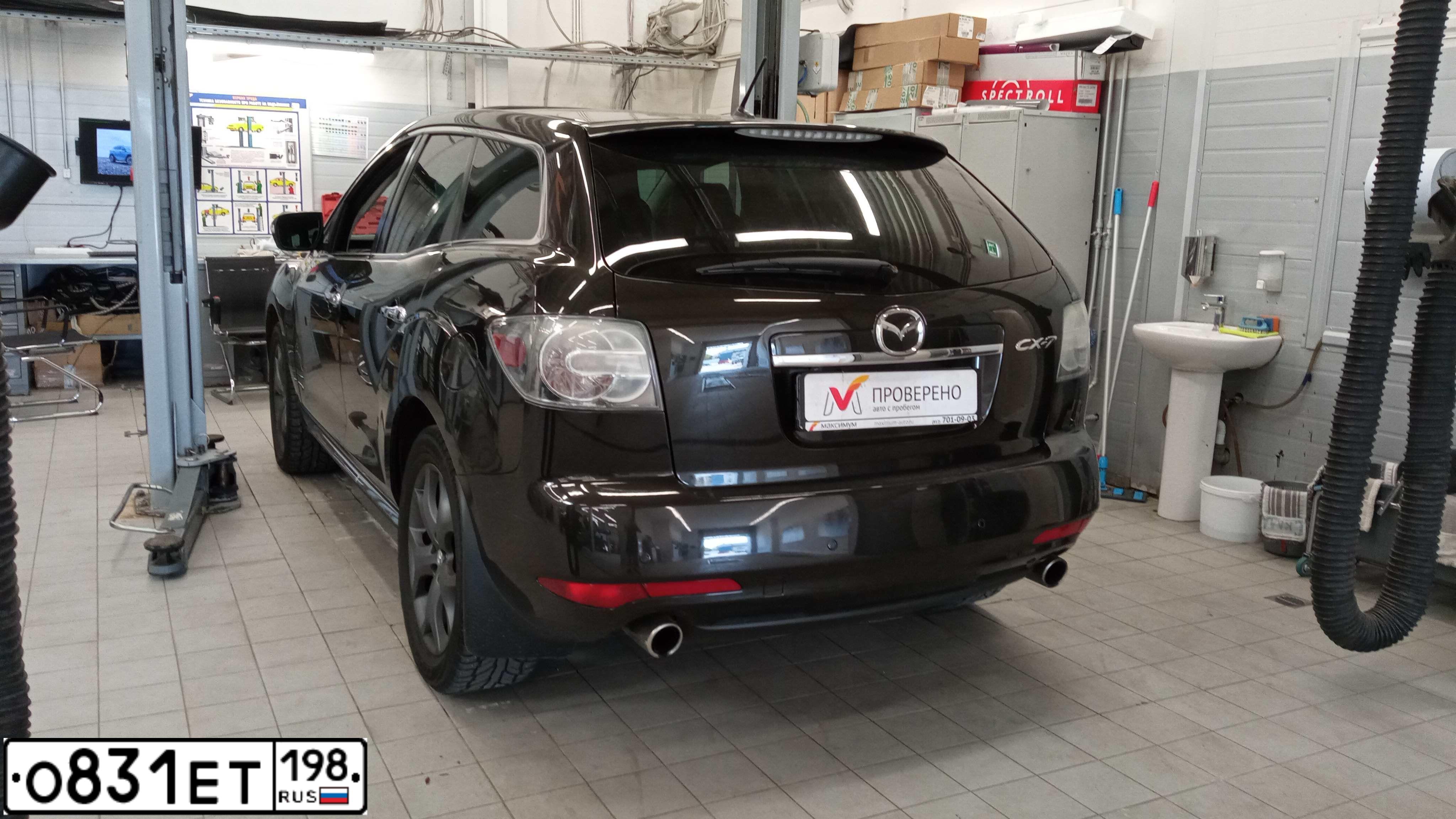 Фото автомобиля MAZDA CX-7, 2010 — госномер Т610ВК47. Цвет: ЧЕРНЫЙ