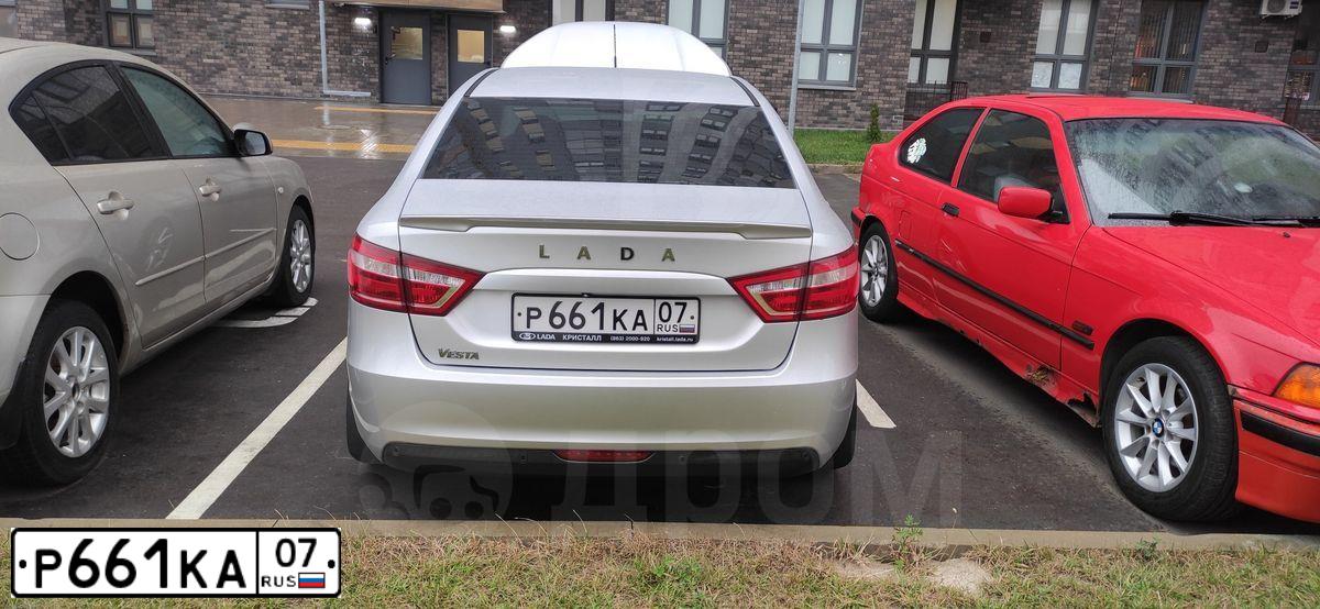Фото автомобиля LADA VESTA, 2019 — госномер Т011ТХ05. Цвет: Серебристый