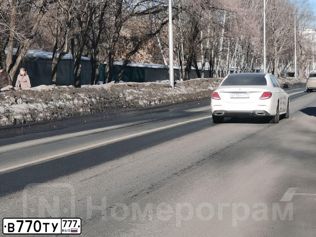 Фото автомобиля INFINITI QX50 /EX/, 2010 — госномер В770ТУ777. Цвет: Белый