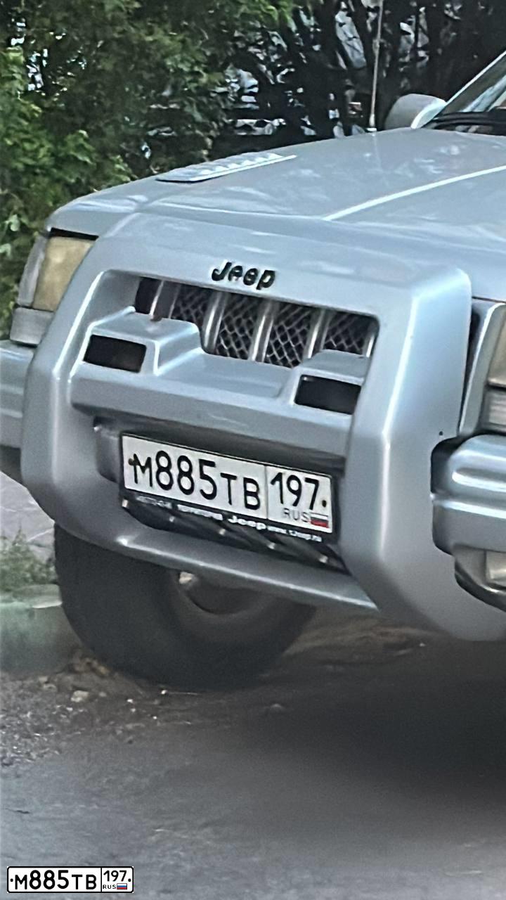 Фото автомобиля JEEP GRAND CHEROKEE, 1997 — госномер М885ТВ197. Цвет: БЕЛЫЙ