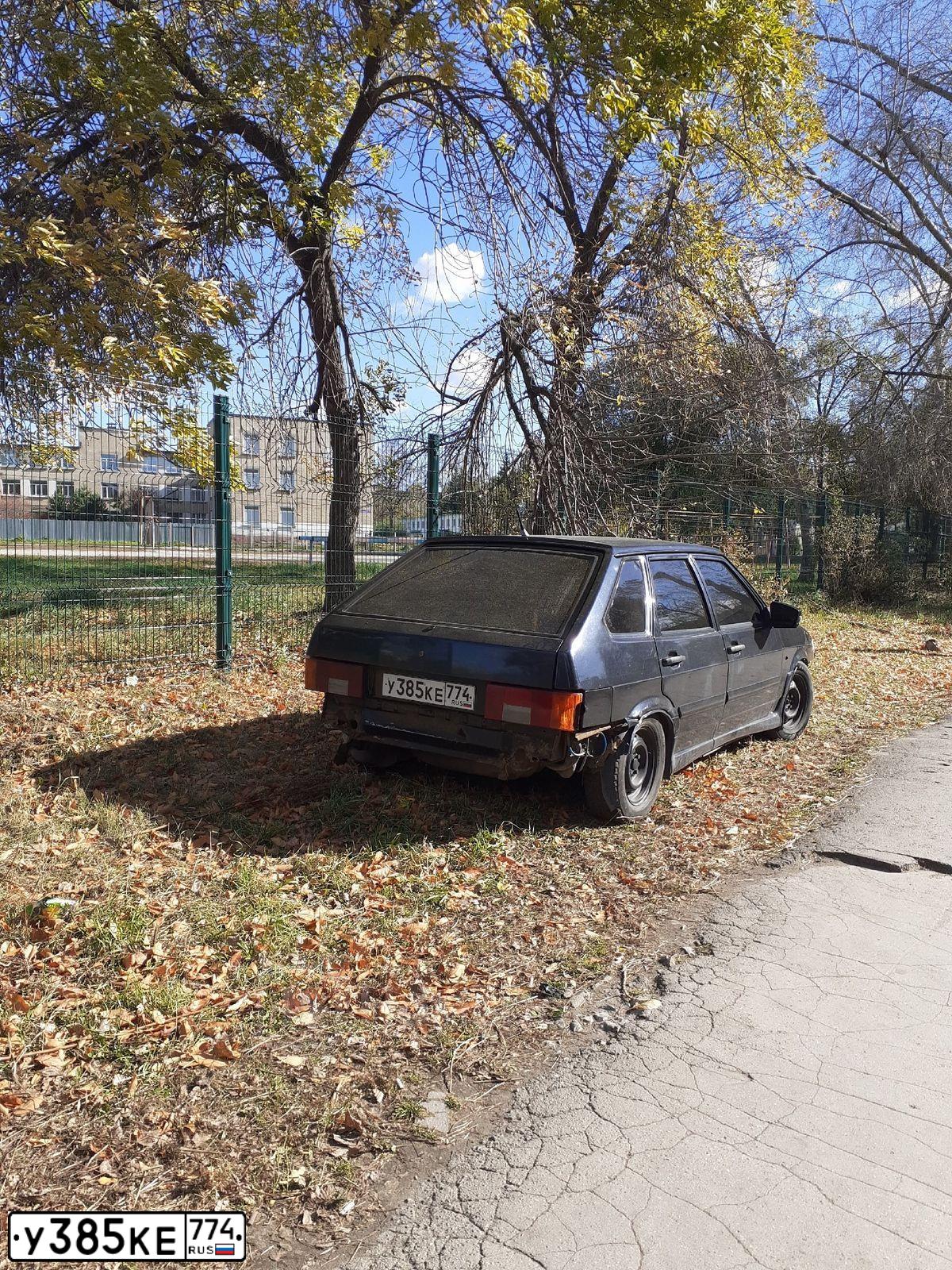 Фото автомобиля LADA 2114 SAMARA, 2005 — госномер У385КЕ774. Цвет: ЧЕРНЫЙ