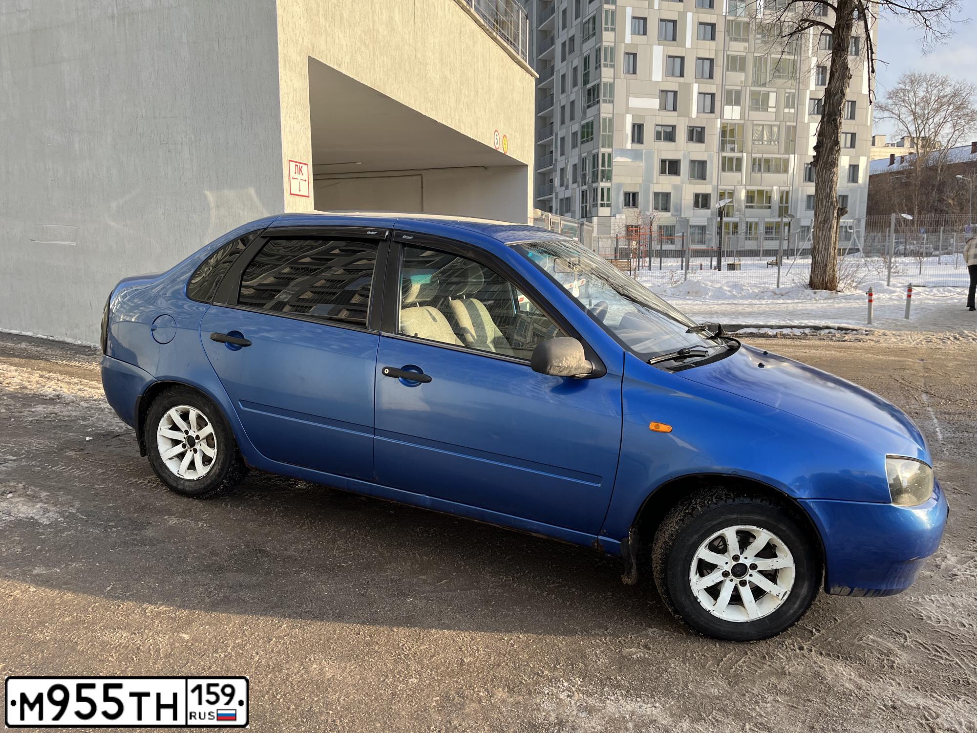 Фото автомобиля LADA 1118 KALINA, 2006 — госномер М955ТН159. Цвет: ЯРКО-СИНИЙ