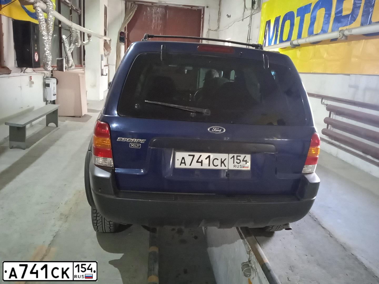 Фото автомобиля FORD ESCAPE, 2002 — госномер А741СК154