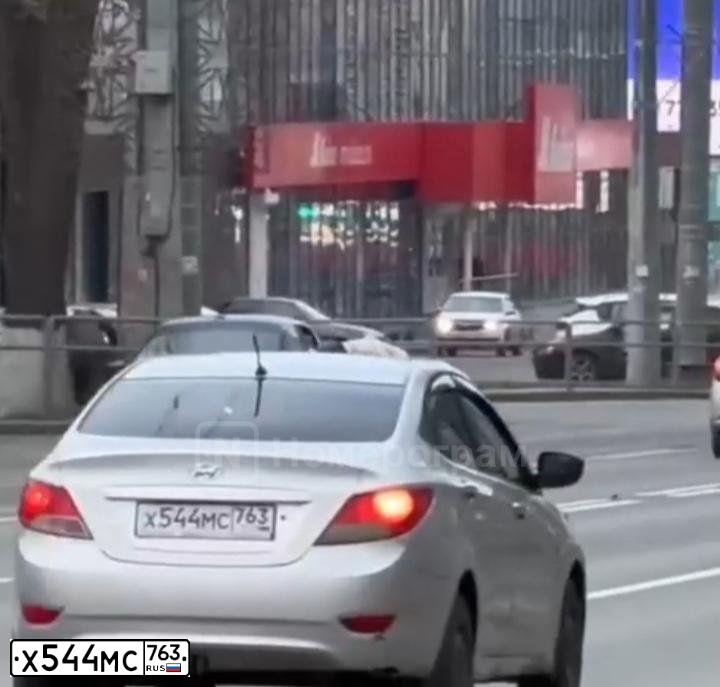 Фото автомобиля HYUNDAI SOLARIS, 2011 — госномер Х544МС763. Цвет: Серебристый