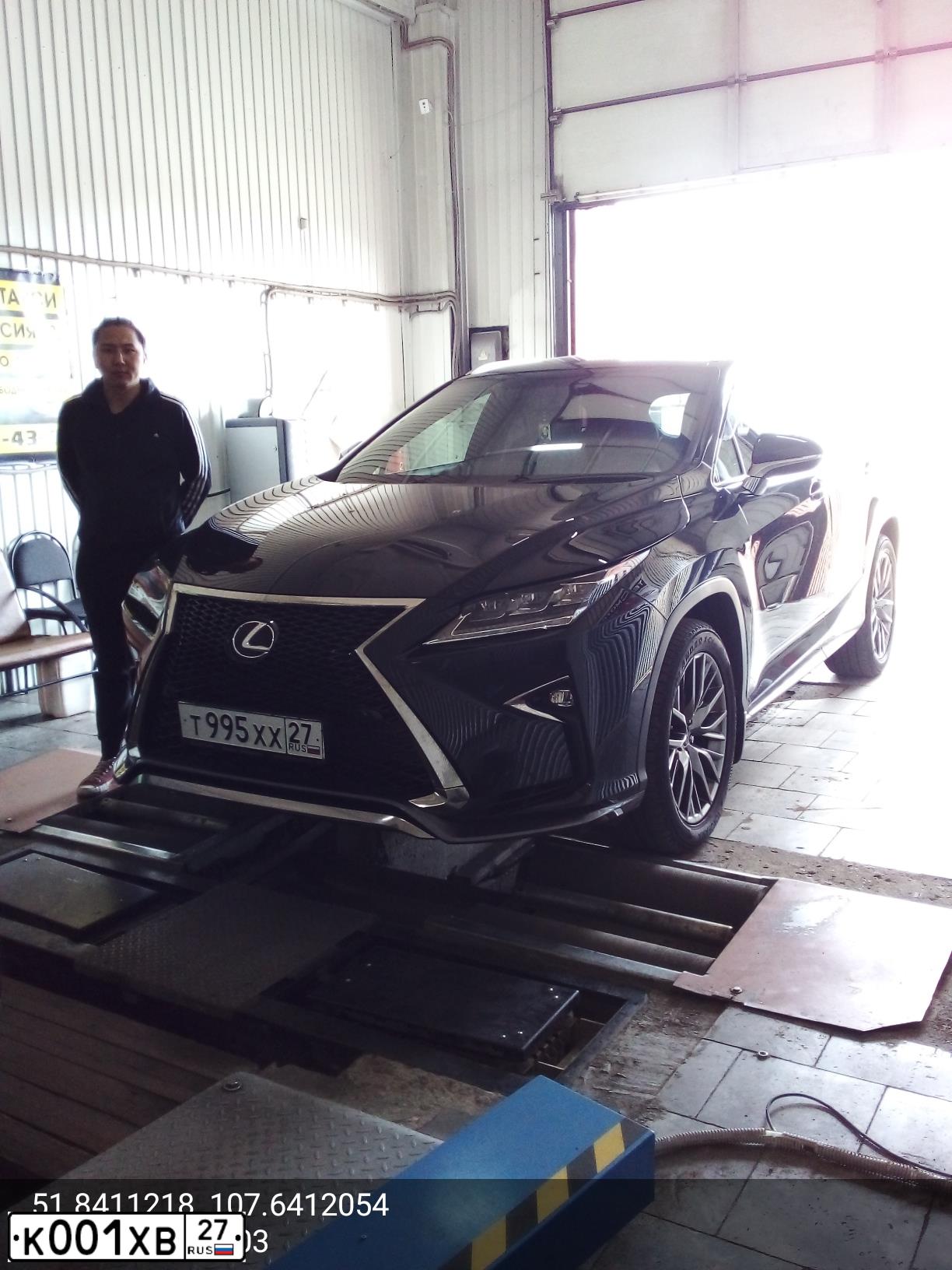 Фото автомобиля LEXUS RX, 2010 — госномер Н956СР27. Цвет: СЕРЫЙ