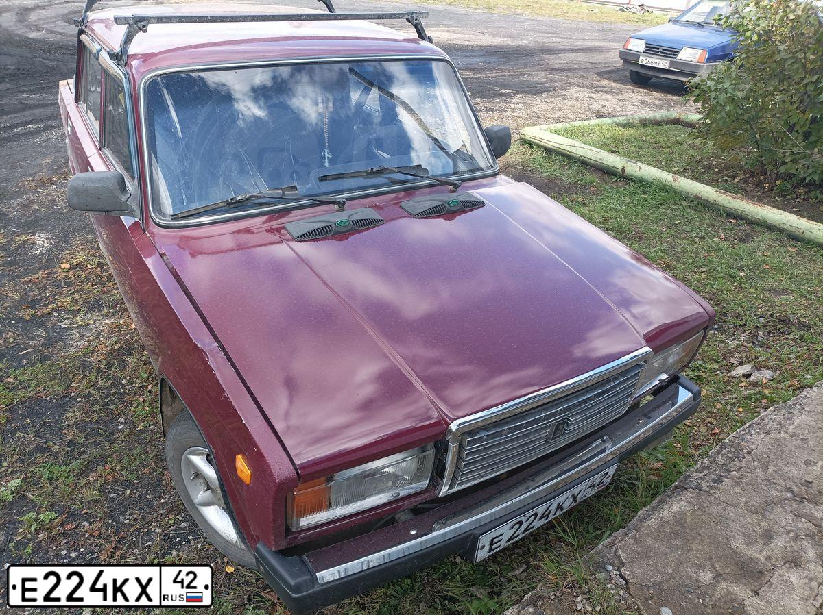 Фото автомобиля LADA 2107, 2001 — госномер О111СВ98. Цвет: ТЕМНО-БОРДОВЫЙ