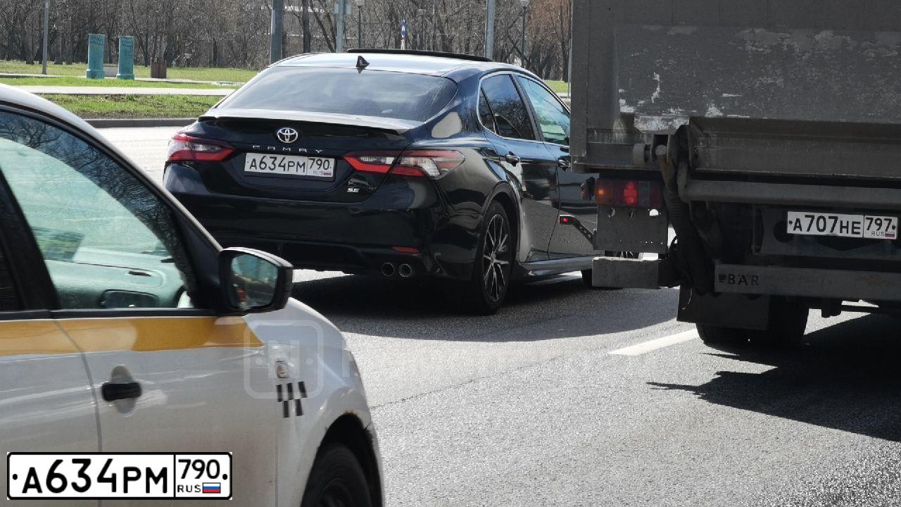 Фото автомобиля TOYOTA CAMRY, 2022 — госномер А634РМ790. Цвет: ЧЕРНЫЙ