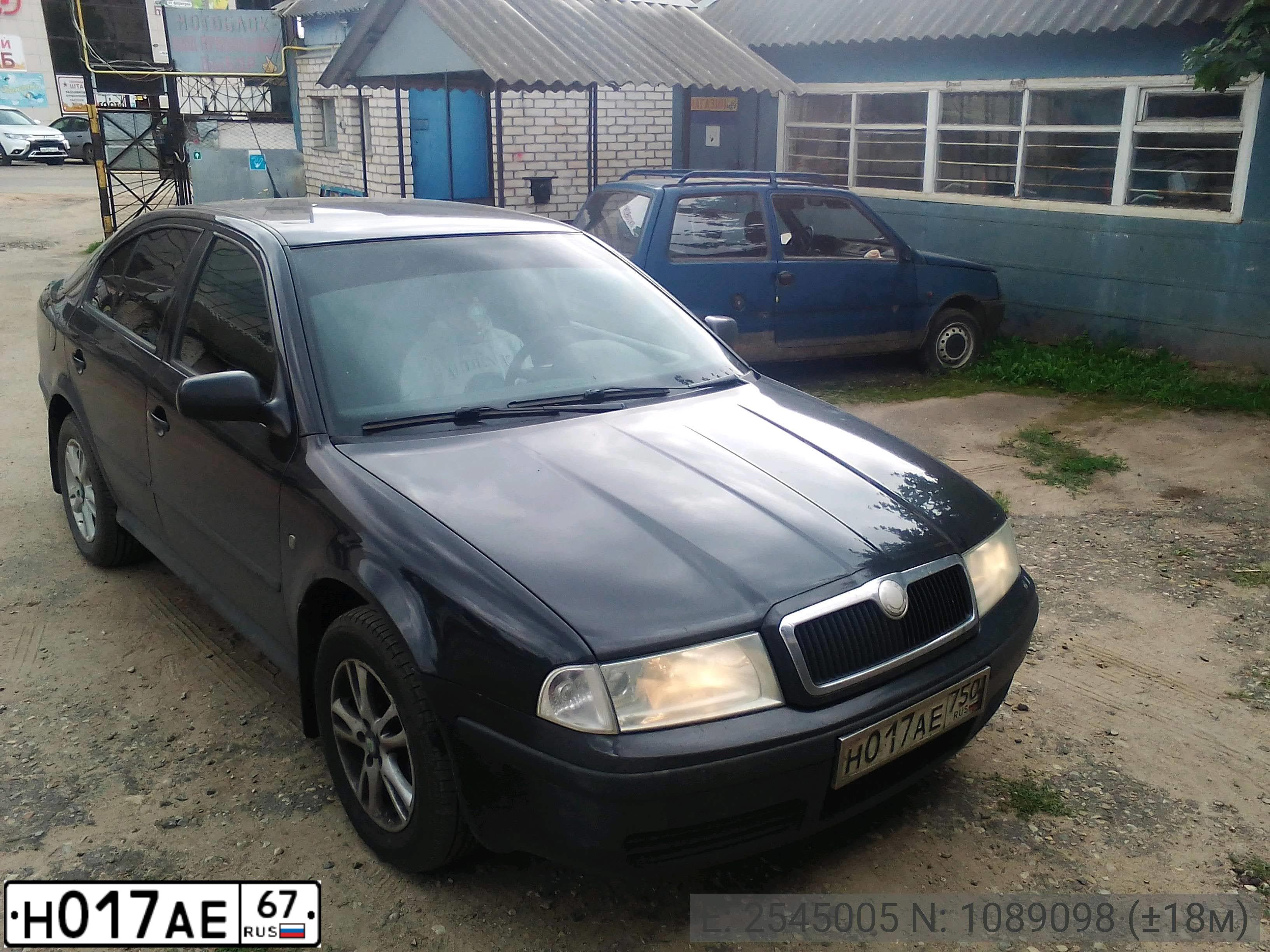 Фото автомобиля SKODA OCTAVIA, 2008 — госномер Н017АЕ750. Цвет: ЧЕРНЫЙ