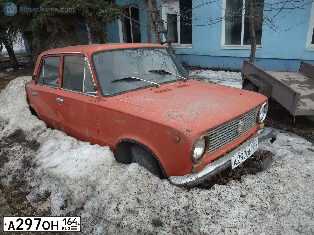 Фото автомобиля LADA 2112 LADA, 2004 — госномер А297ОН164. Цвет: ТЕМНО-МАЛИНОВЫЙ