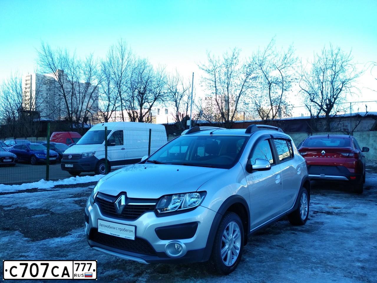 Фото автомобиля RENAULT SANDERO, 2016 — госномер С707СА777. Цвет: СВЕТЛО-СЕРЫЙ