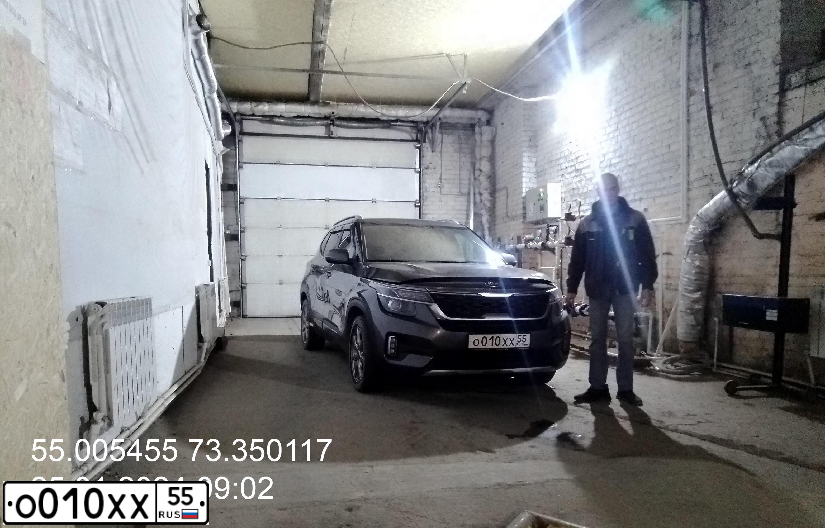 Фото автомобиля GAZ 3221 GAZEL, 2002 — госномер О010ХХ55. Цвет: Белый
