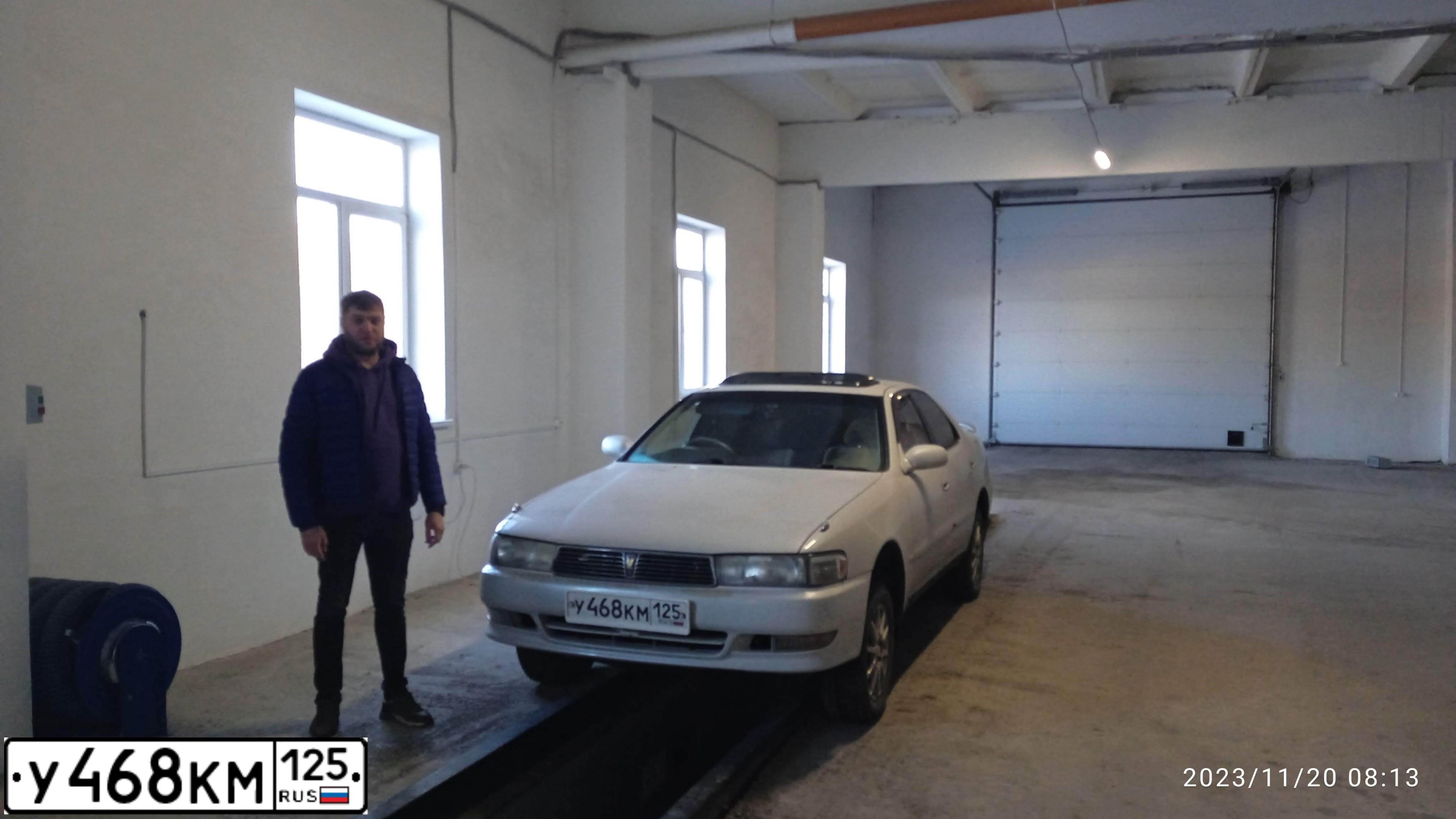 Фото автомобиля TOYOTA CRESTA, 1994 — госномер У104ХЕ125
