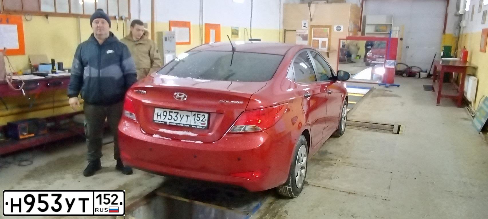 Фото автомобиля HYUNDAI SOLARIS, 2015 — госномер К905УН33. Цвет: КРАСНЫЙ