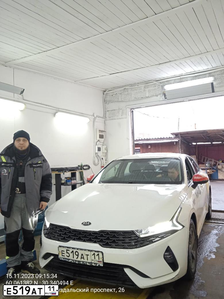 Фото автомобиля КИА ХМ K5, 2021 — госномер Е519АТ11. Цвет: ЧИСТЫЙ БЕЛЫЙ 