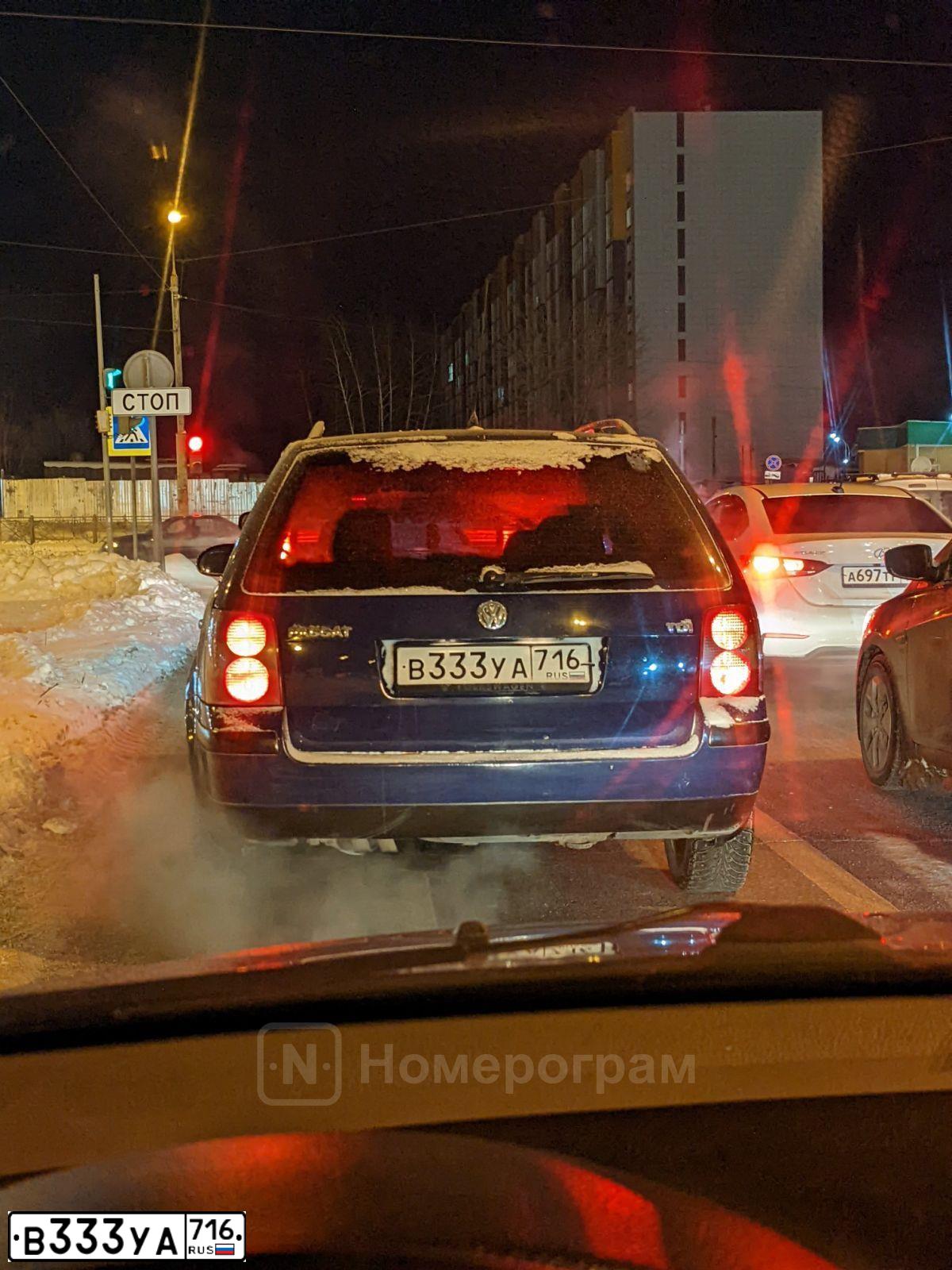 Фото автомобиля VOLKSWAGEN PASSAT, 2004 — госномер В333УА716. Цвет: СИНИЙ