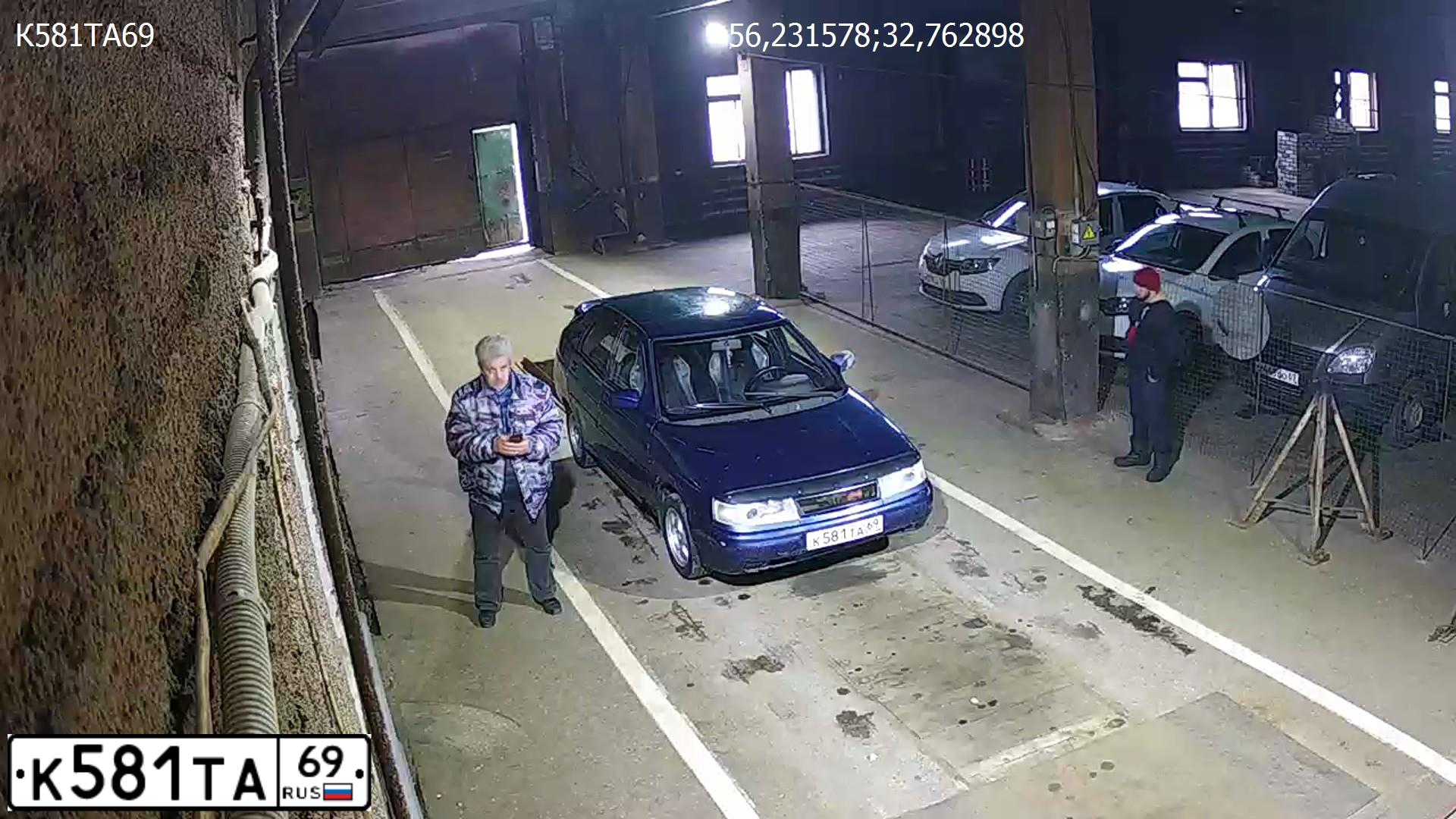 Фото автомобиля LADA 2112, 2005 — госномер Т803СТ05. Цвет: сине-зеленый