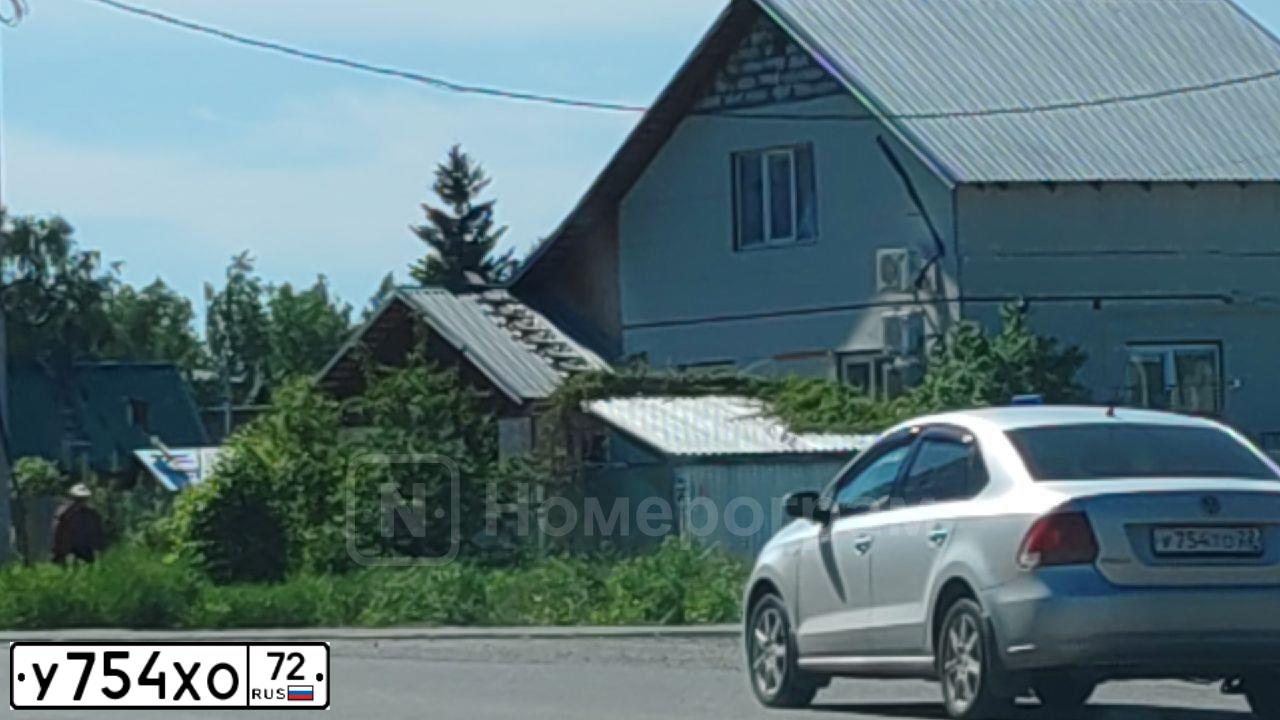 Фото автомобиля NISSAN NOTE, 2007 — госномер У754ХО72. Цвет: СВЕТЛО-КОРИЧНЕВЫЙ