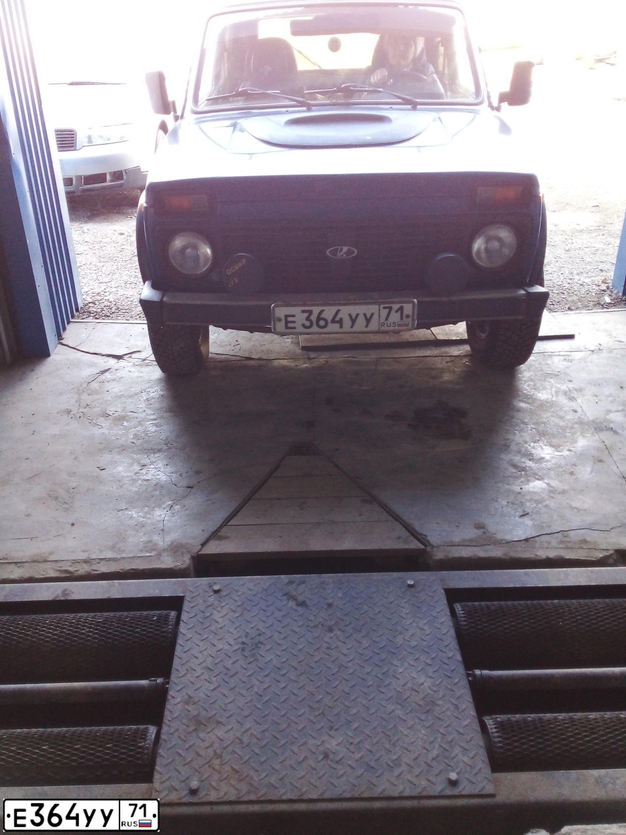 Фото автомобиля LADA 2121 NIVA, 2004 — госномер Е364УУ71. Цвет: Сине-зеленый