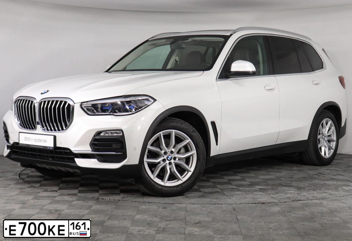 Фото автомобиля BMW X5, 2020 — госномер К500АС550. Цвет: БЕЛЫЙ МЕТАЛЛИК