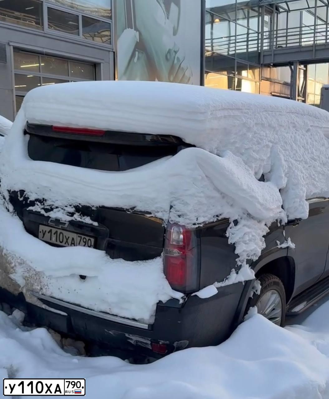 Фото автомобиля CHEVROLET TAHOE, 2016 — госномер У110ХА790. Цвет: ЧЕРНЫЙ