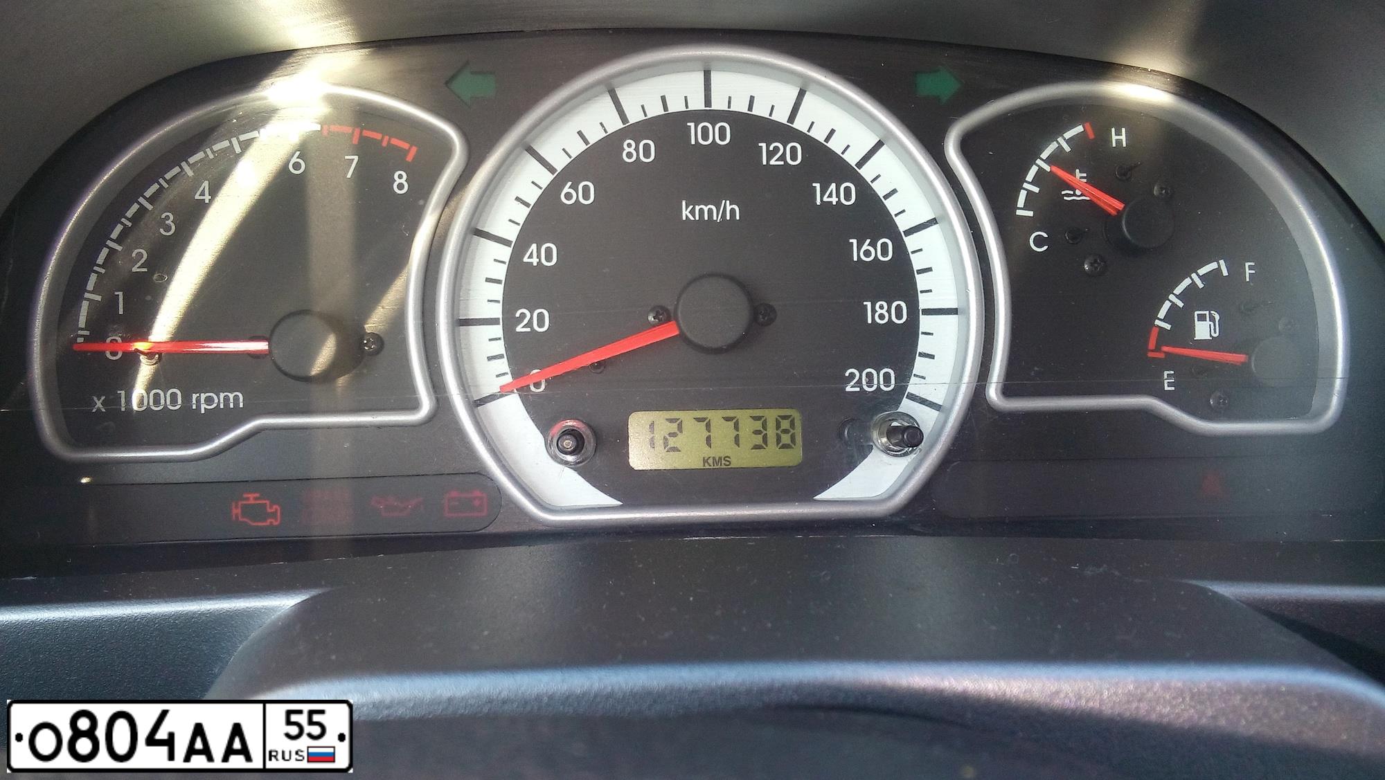 Фото автомобиля DAEWOO NEXIA, 2008 — госномер О804АА55. Цвет: БЕЖЕВЫЙ