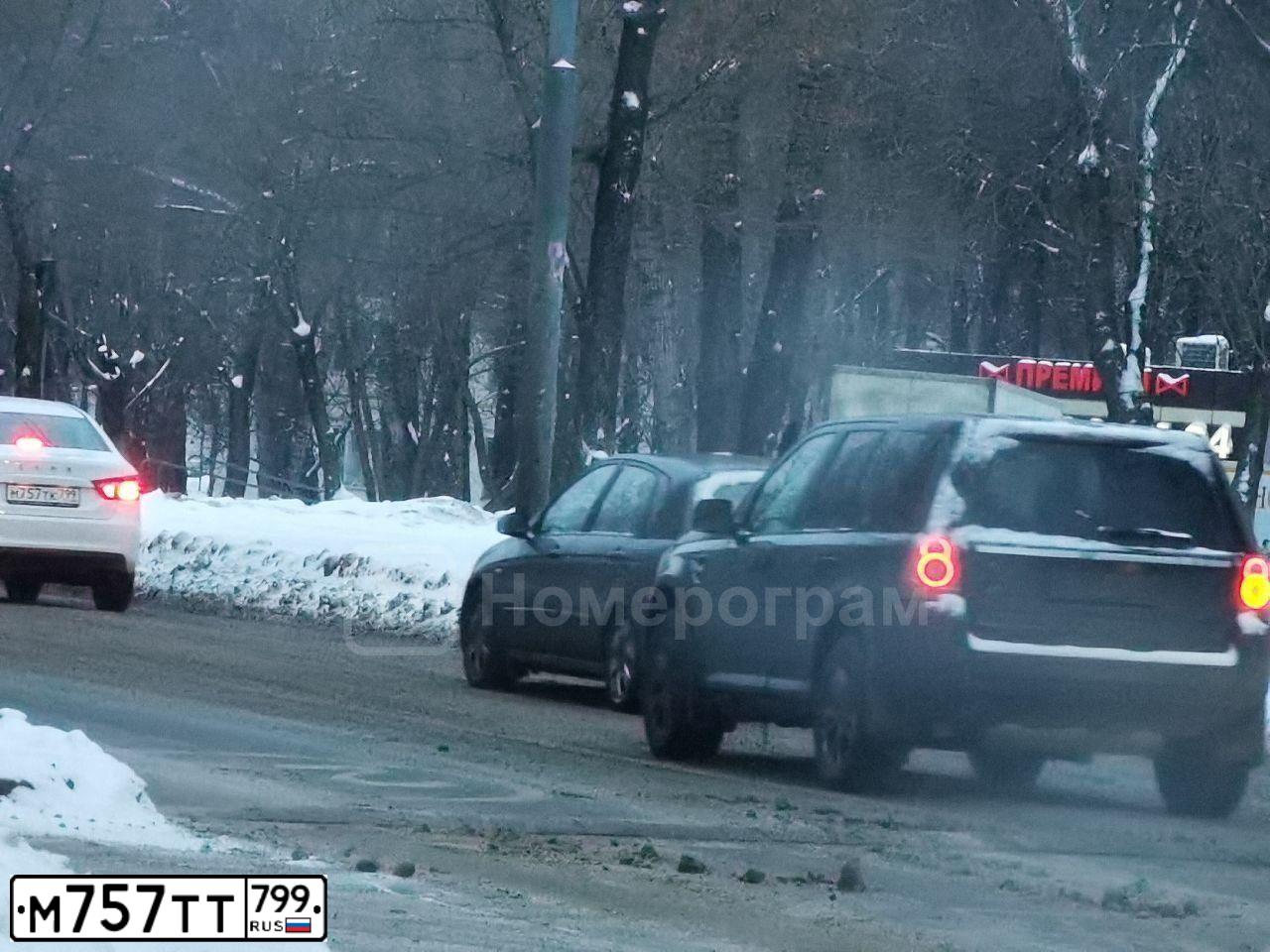 Фото автомобиля HYUNDAI SANTA FE, 2020 — госномер В920ТУ790. Цвет: Белый